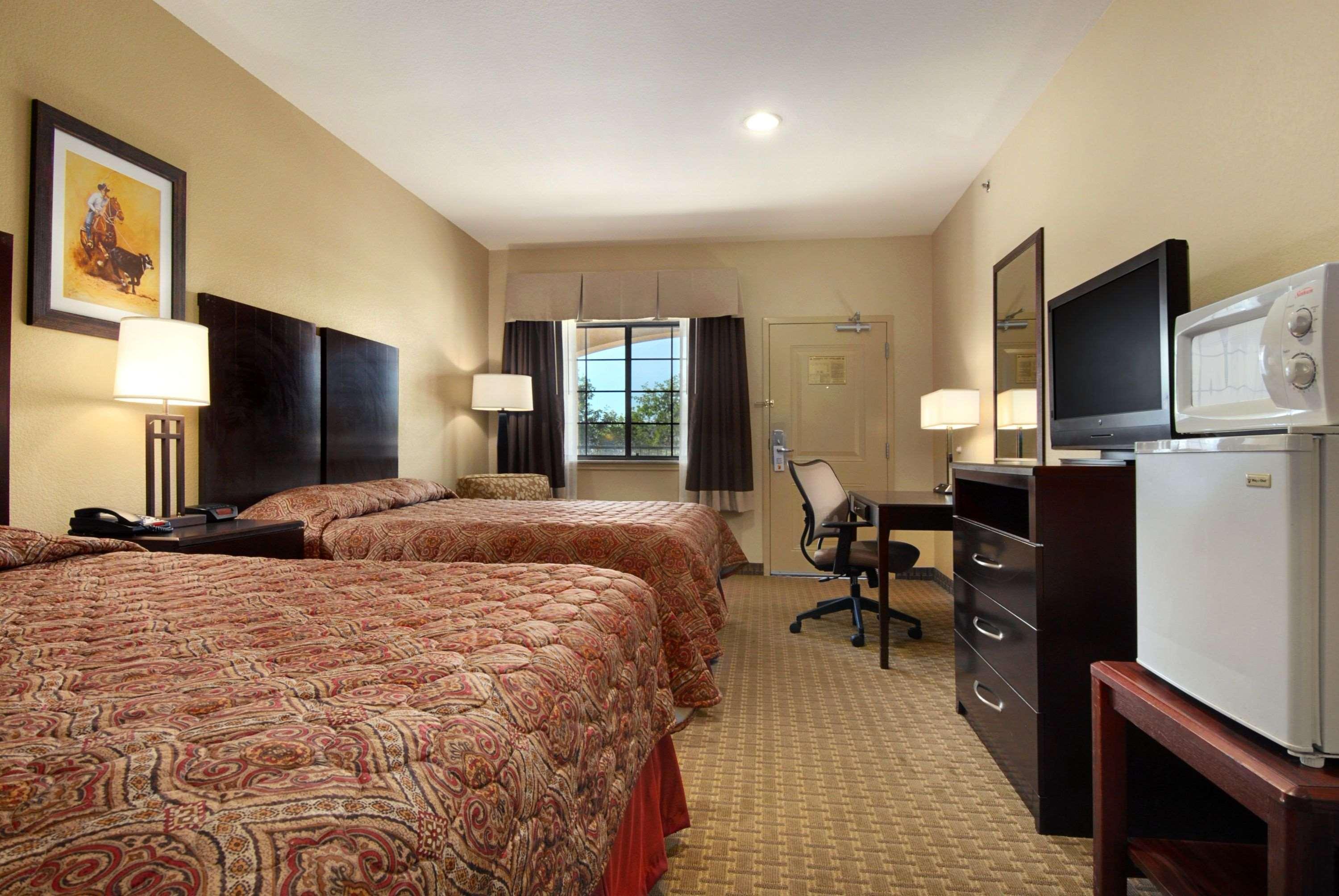 Super 8 By Wyndham Stephenville Exterior foto