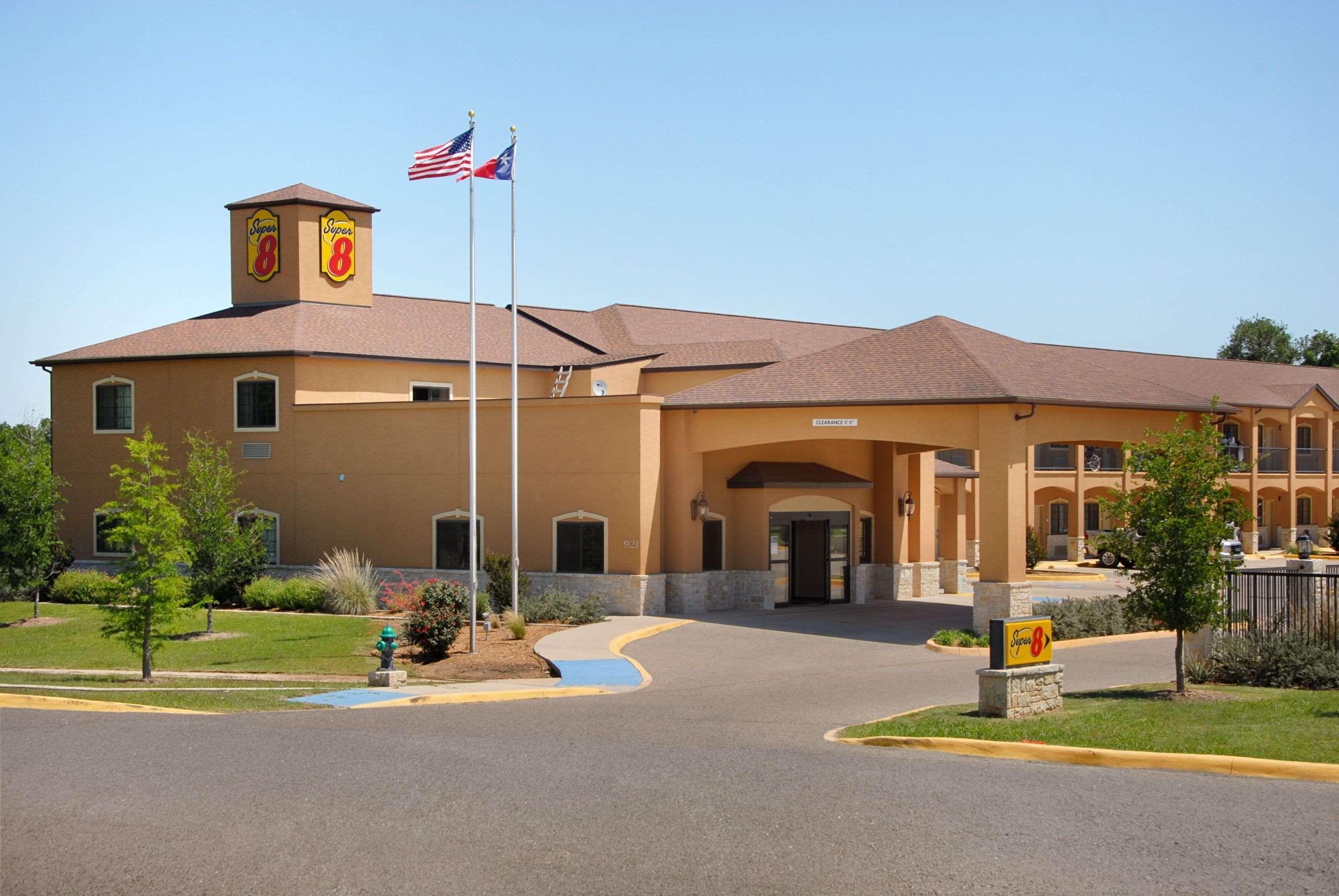 Super 8 By Wyndham Stephenville Exterior foto